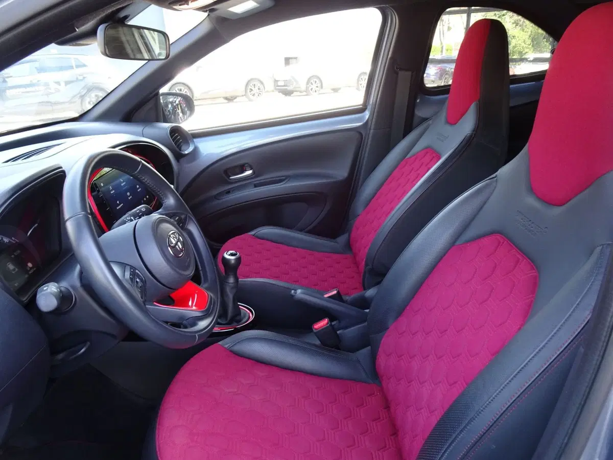 Toyota Aygo X usata a Treviso (11)