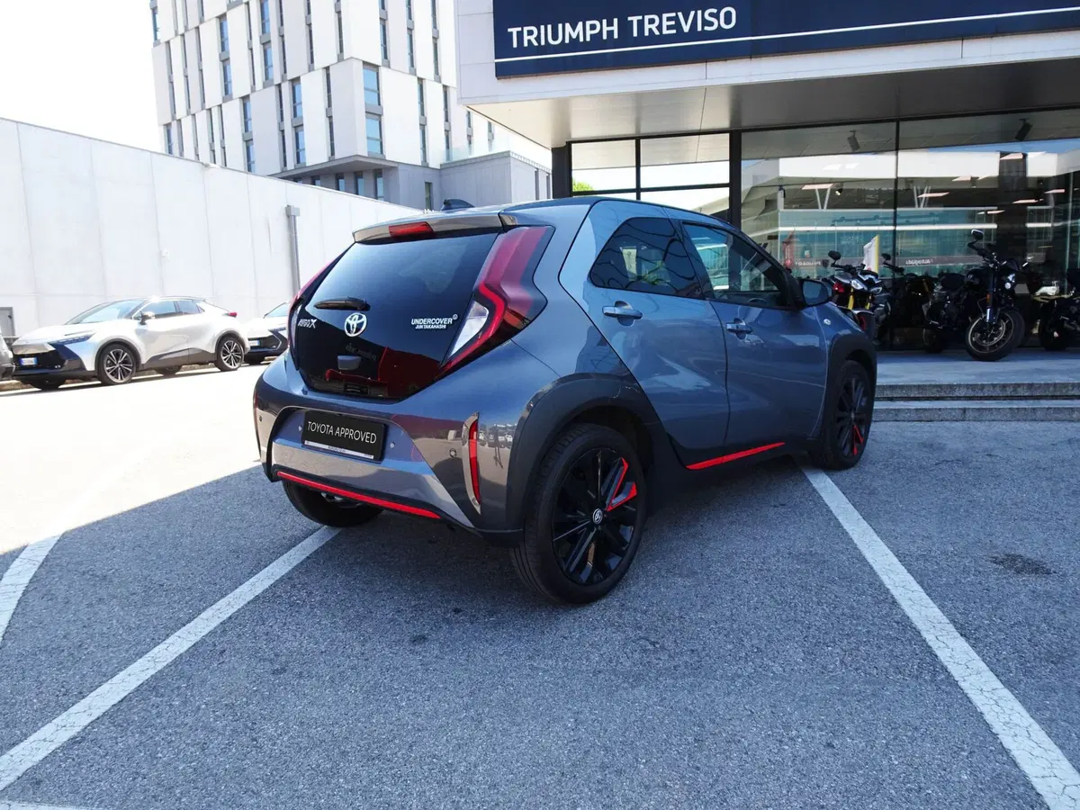 Toyota Aygo X usata a Treviso (7)