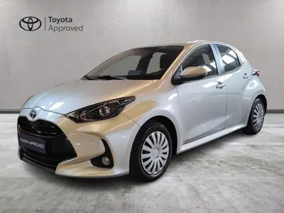 Toyota Yaris 1.5 Hybrid 5 porte Energy del 2021 usata a Milano
