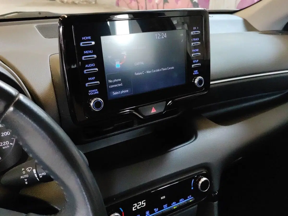 Toyota Yaris usata a Milano (11)