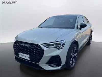 Audi Q3 Sportback 45 2.0 tfsi Identity Black quattro 245cv s.-tronic del 2023 usata a Alessandria