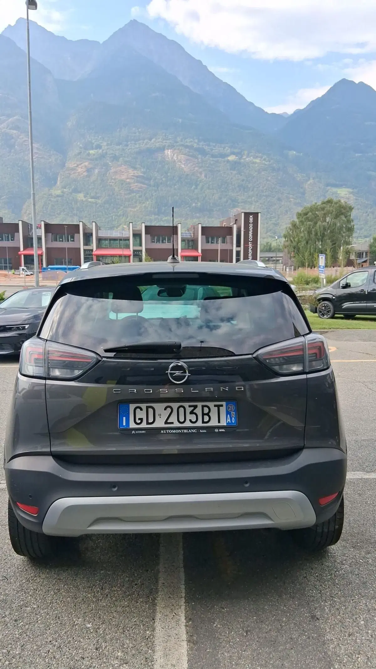 Opel Crossland X usata a Aosta (4)