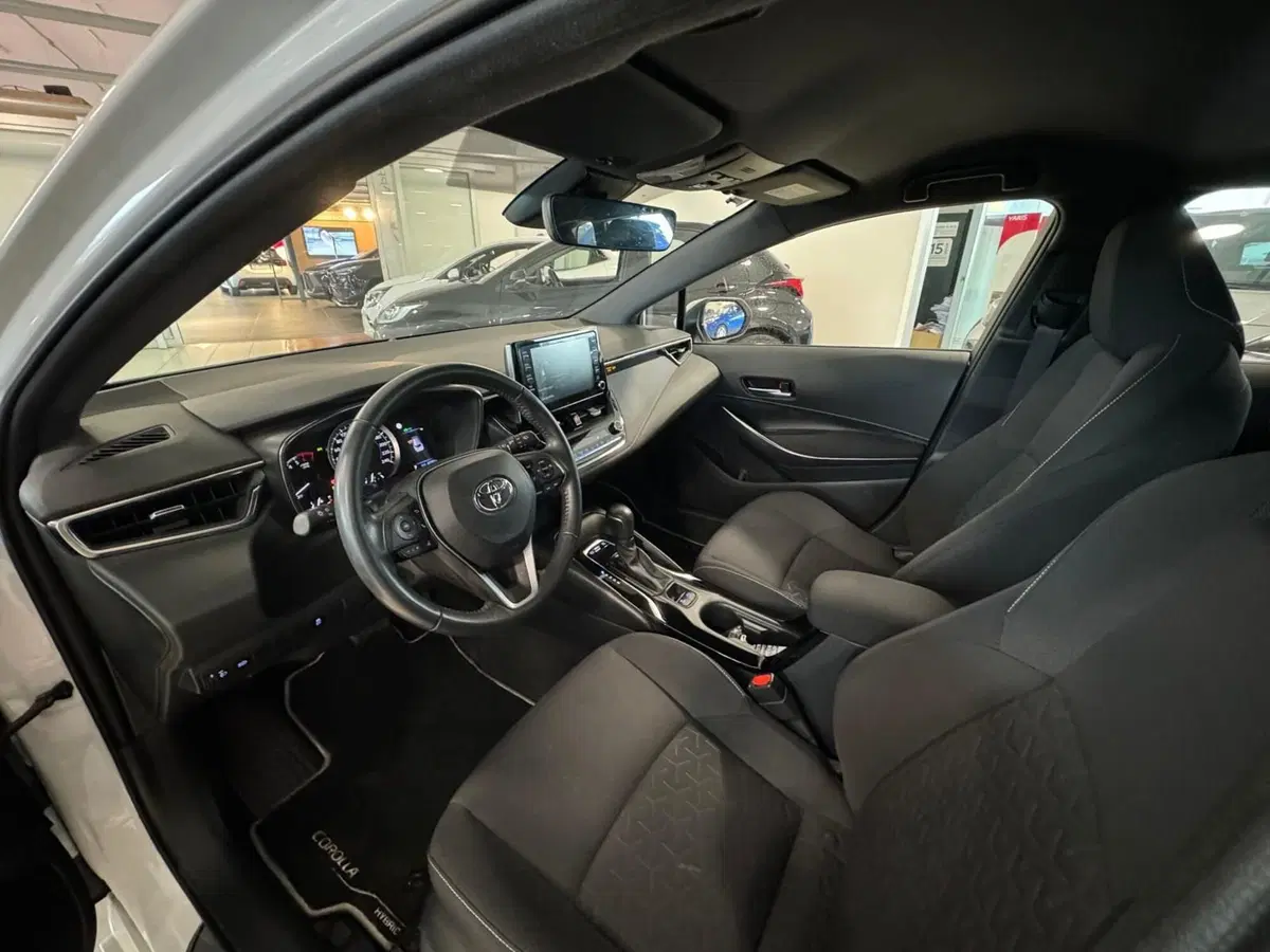 Toyota Corolla Touring Sports usata a Modena (10)
