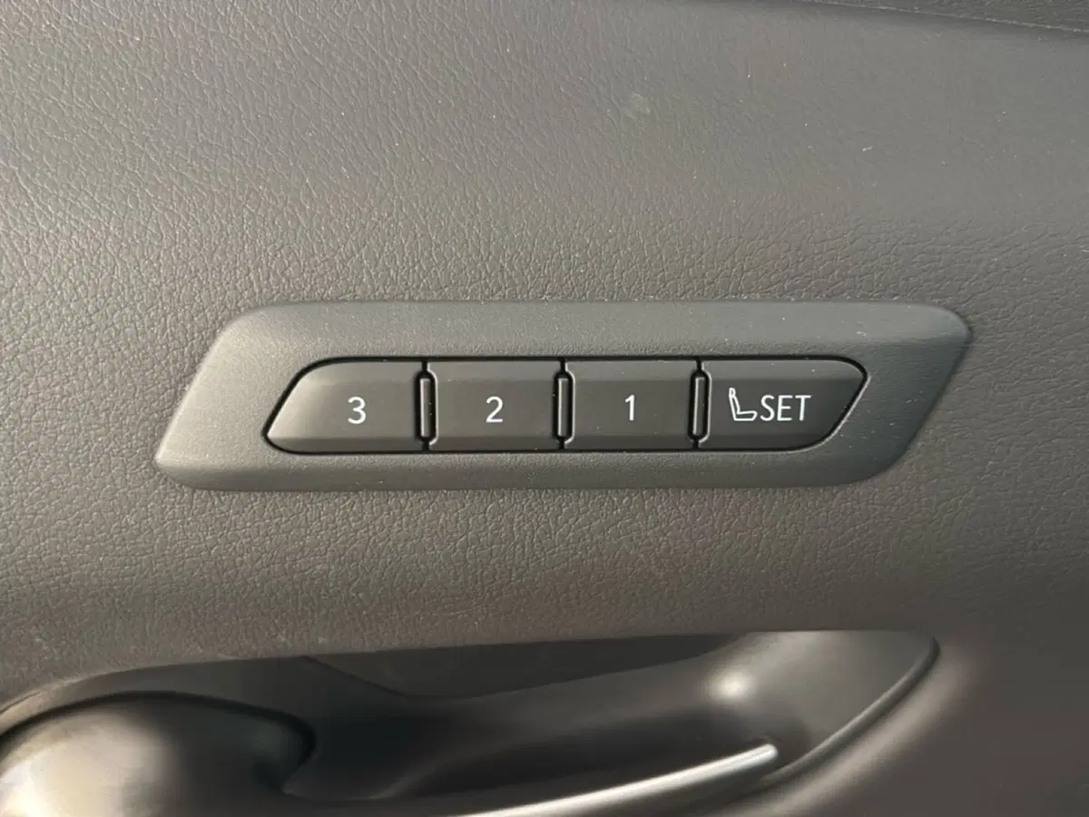 Lexus UX usata a Bologna (12)