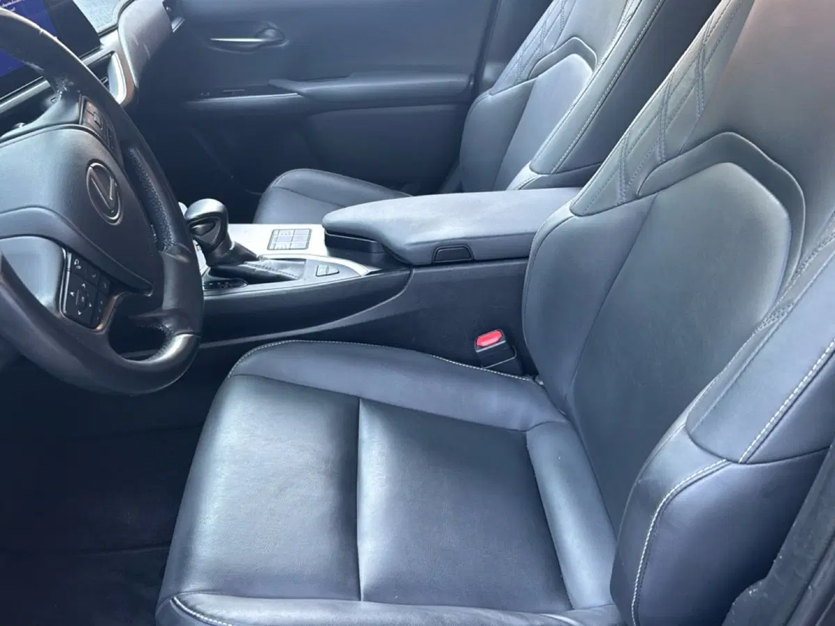 Lexus UX usata a Bologna (8)