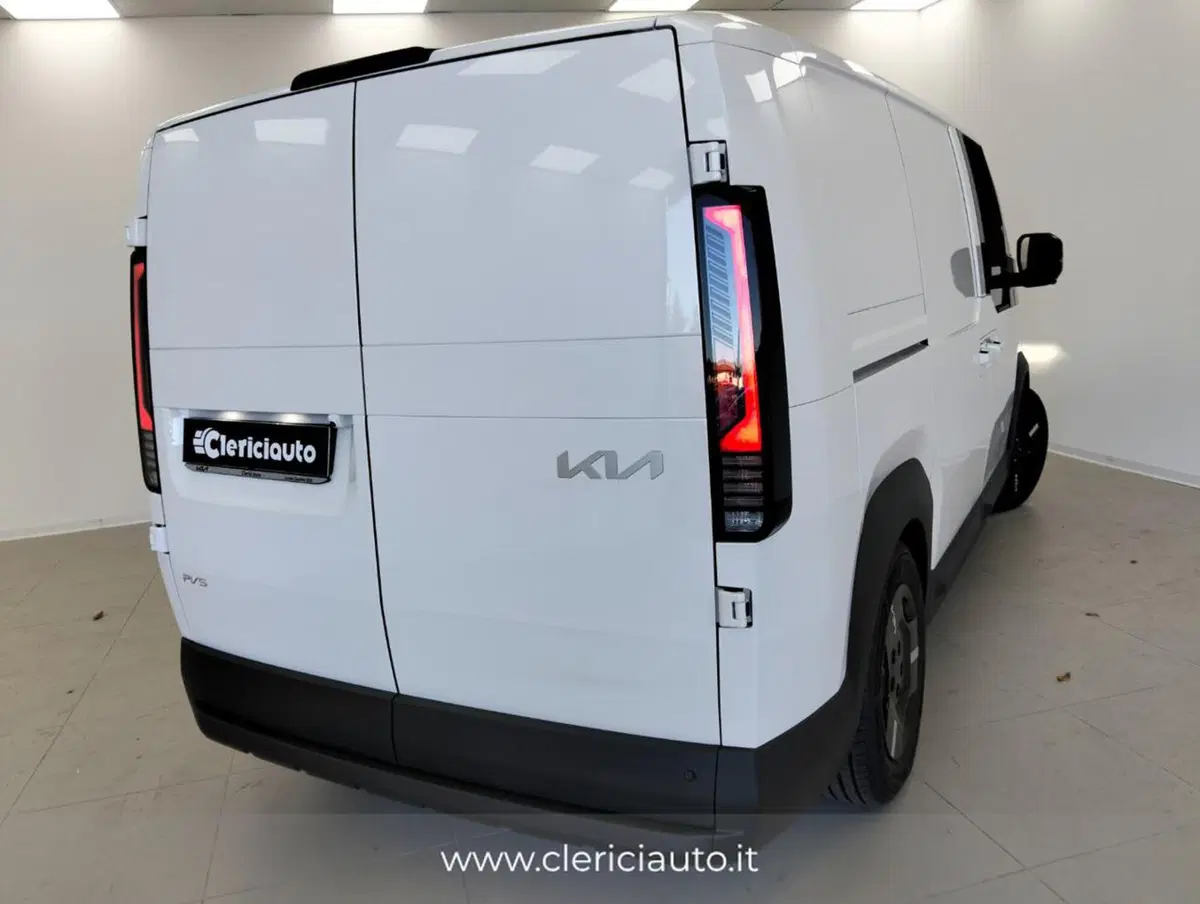 Kia PV5 Cabinato nuova a Como (2)