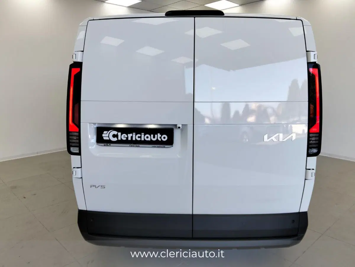 Kia PV5 Cabinato nuova a Como (5)
