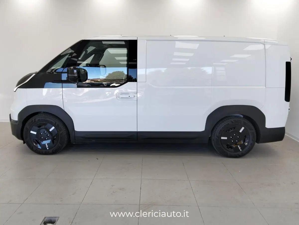 Kia PV5 Cabinato nuova a Como (6)