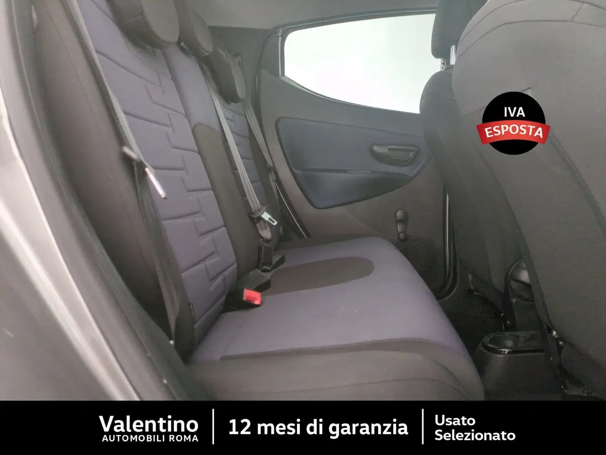 Lancia Ypsilon usata a Roma (12)