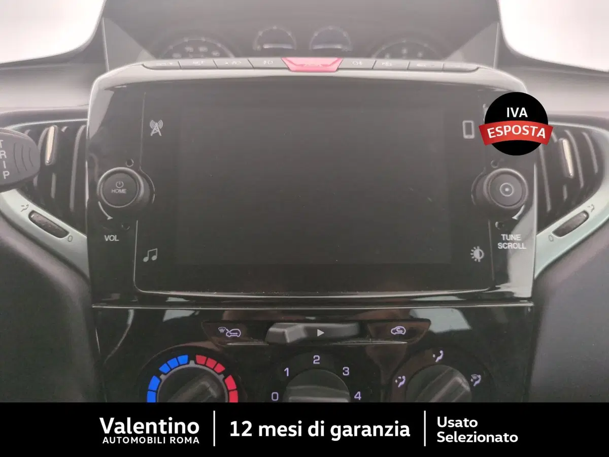 Lancia Ypsilon usata a Roma (17)