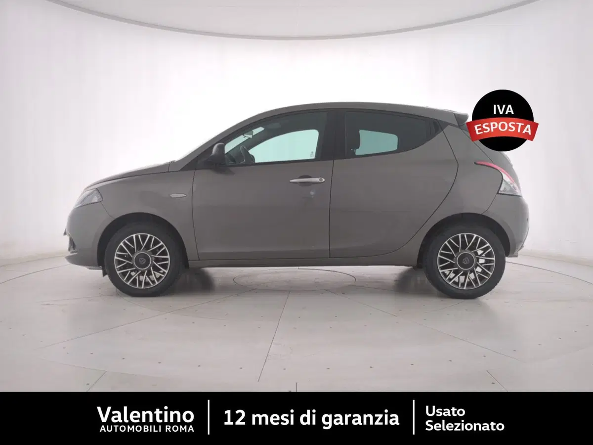 Lancia Ypsilon usata a Roma (4)