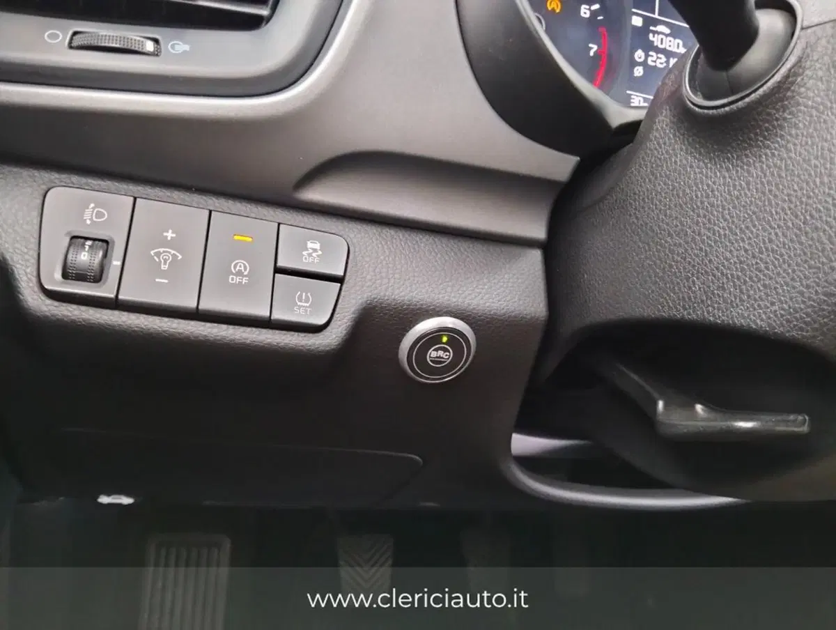 Kia Stonic usata a Como (11)
