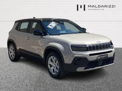 Jeep Avenger full-electric Black Edition fwd 156cv auto del 2025 usata a Foggia