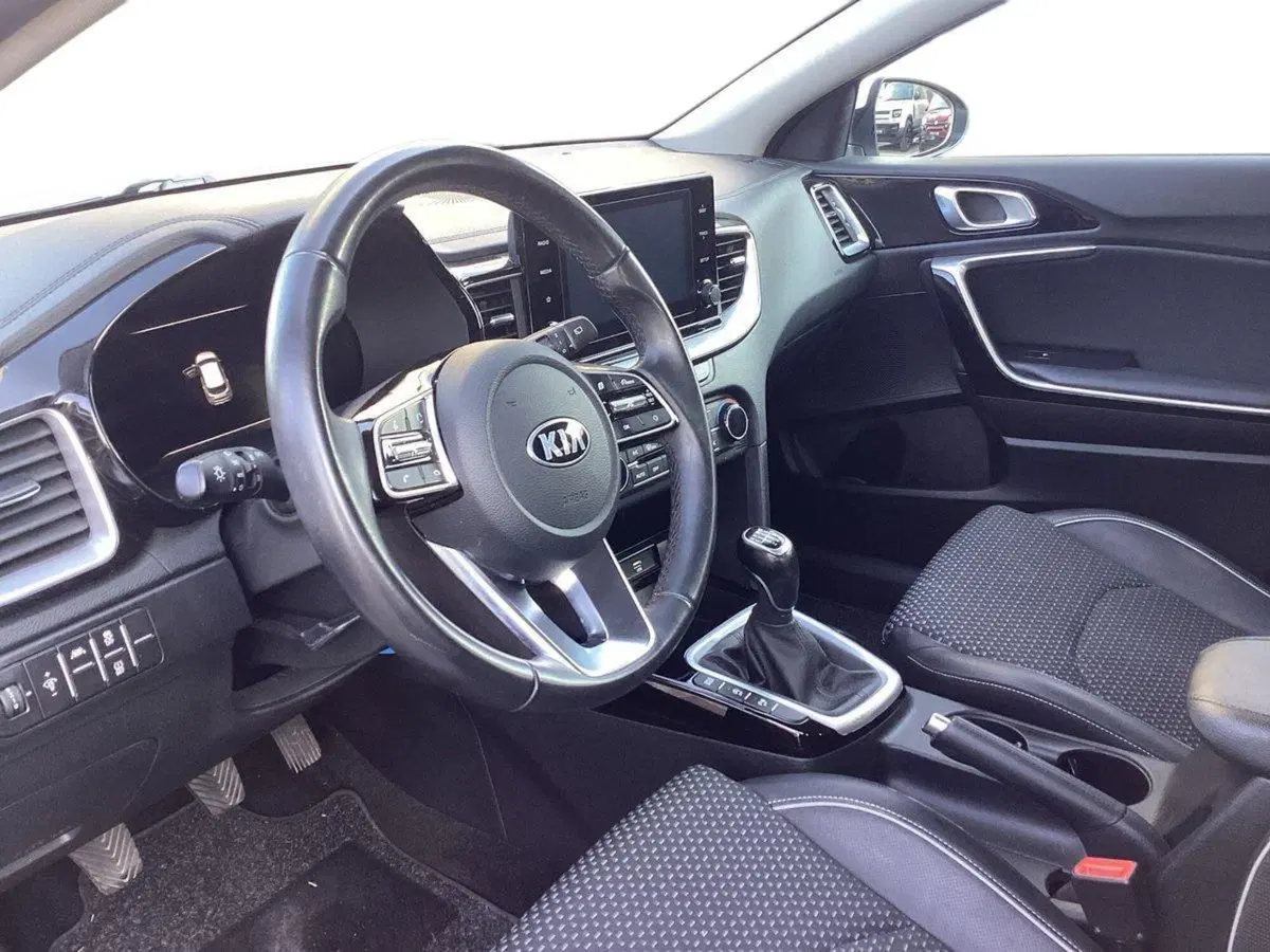 Kia XCeed usata a Foggia (10)