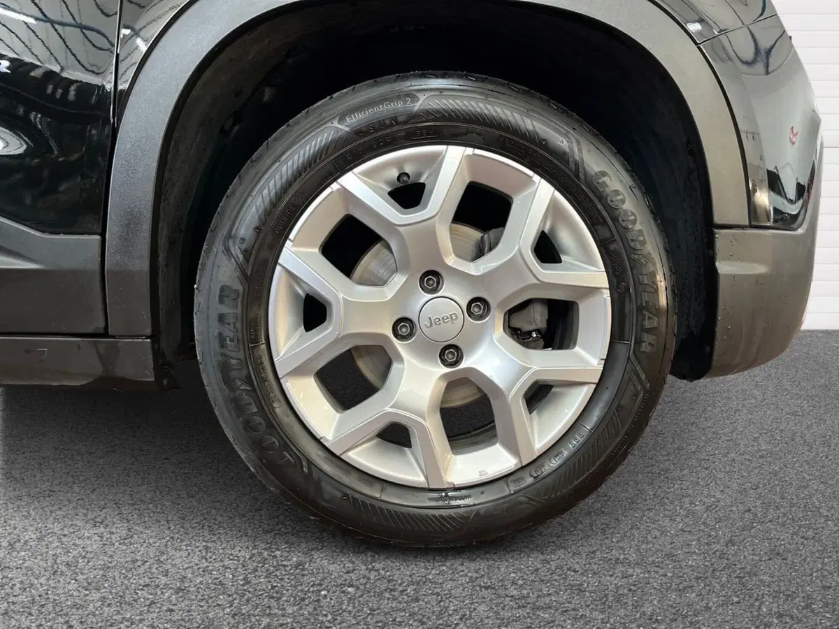 Jeep Avenger usata a Lecce (6)