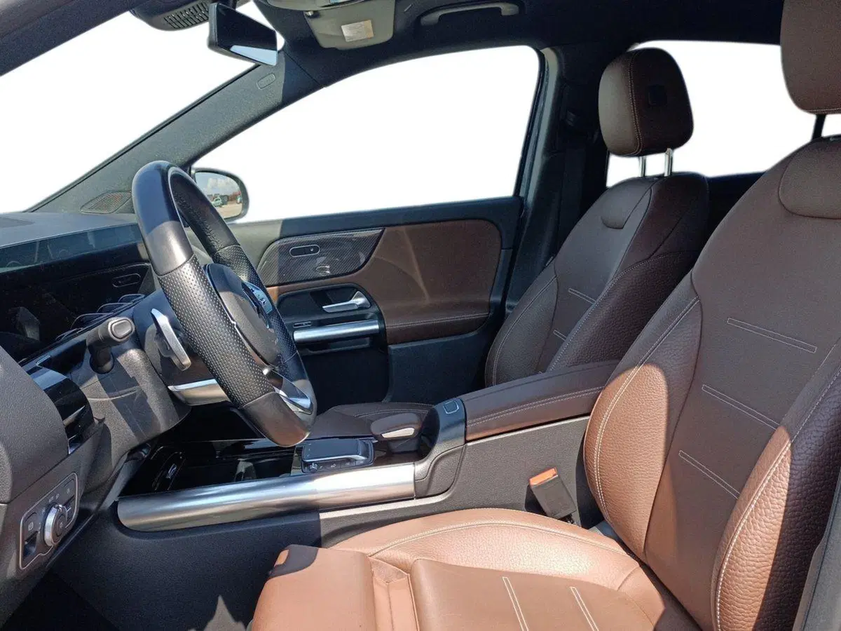 Mercedes-Benz GLA SUV usata a Taranto (10)