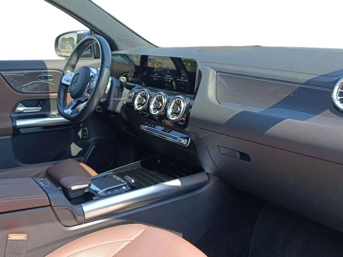 Mercedes-Benz GLA SUV usata a Taranto (15)