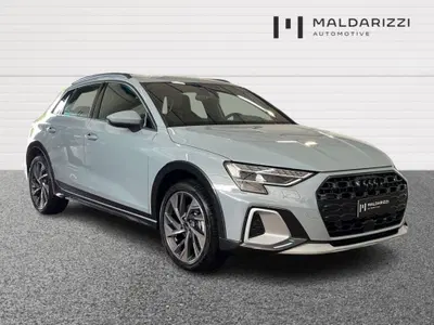 Audi A3 allstreet 2.0 tdi Identity Contrast 150cv s-tronic nuova a Matera