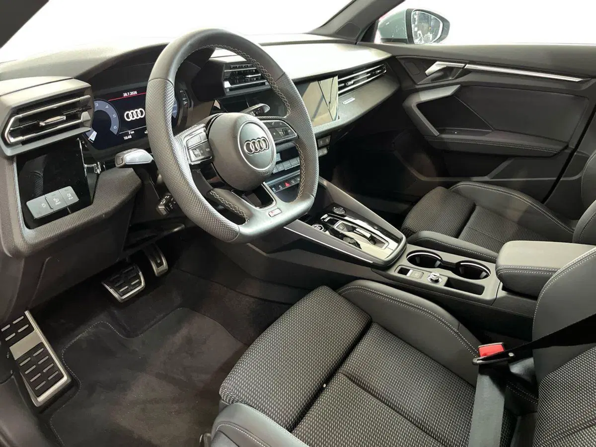 Audi A3 allstreet nuova a Matera (10)