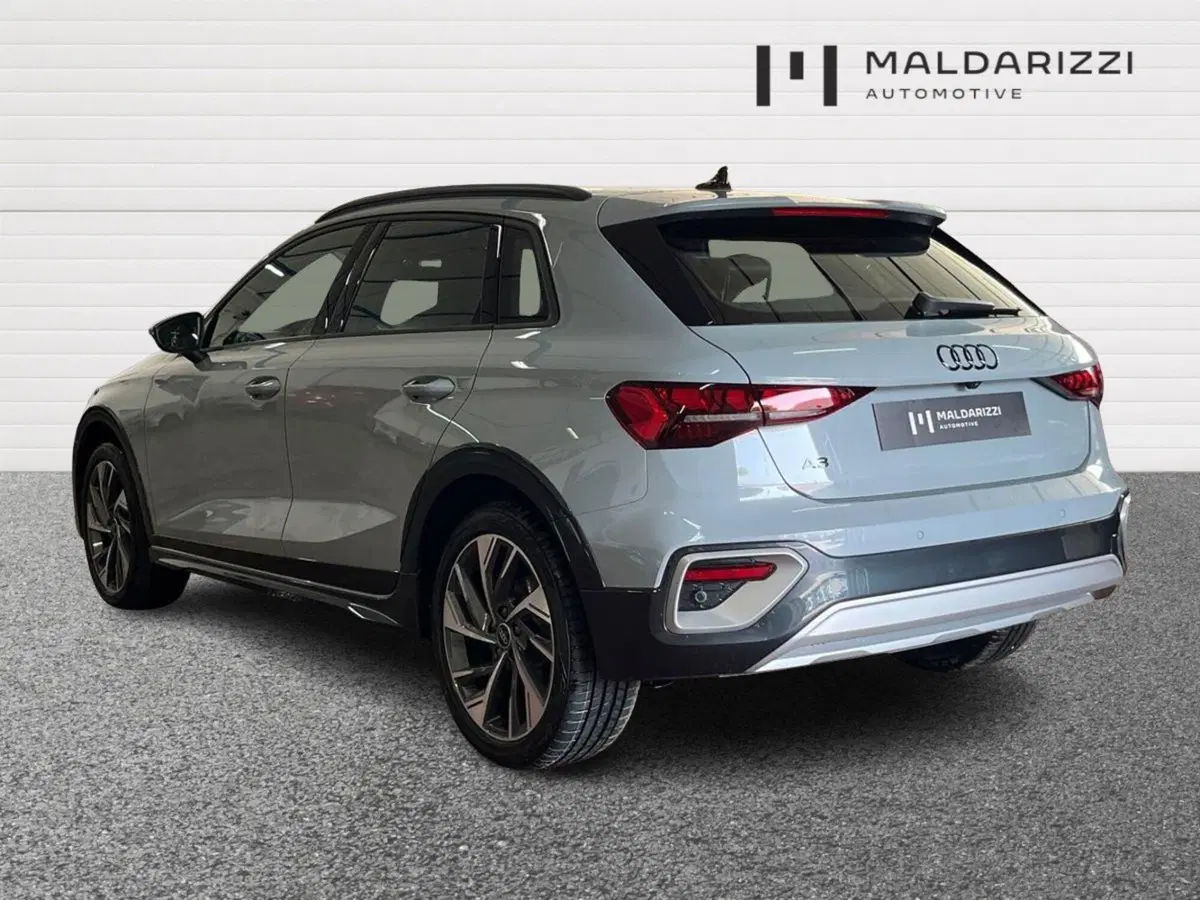 Audi A3 allstreet nuova a Matera (4)
