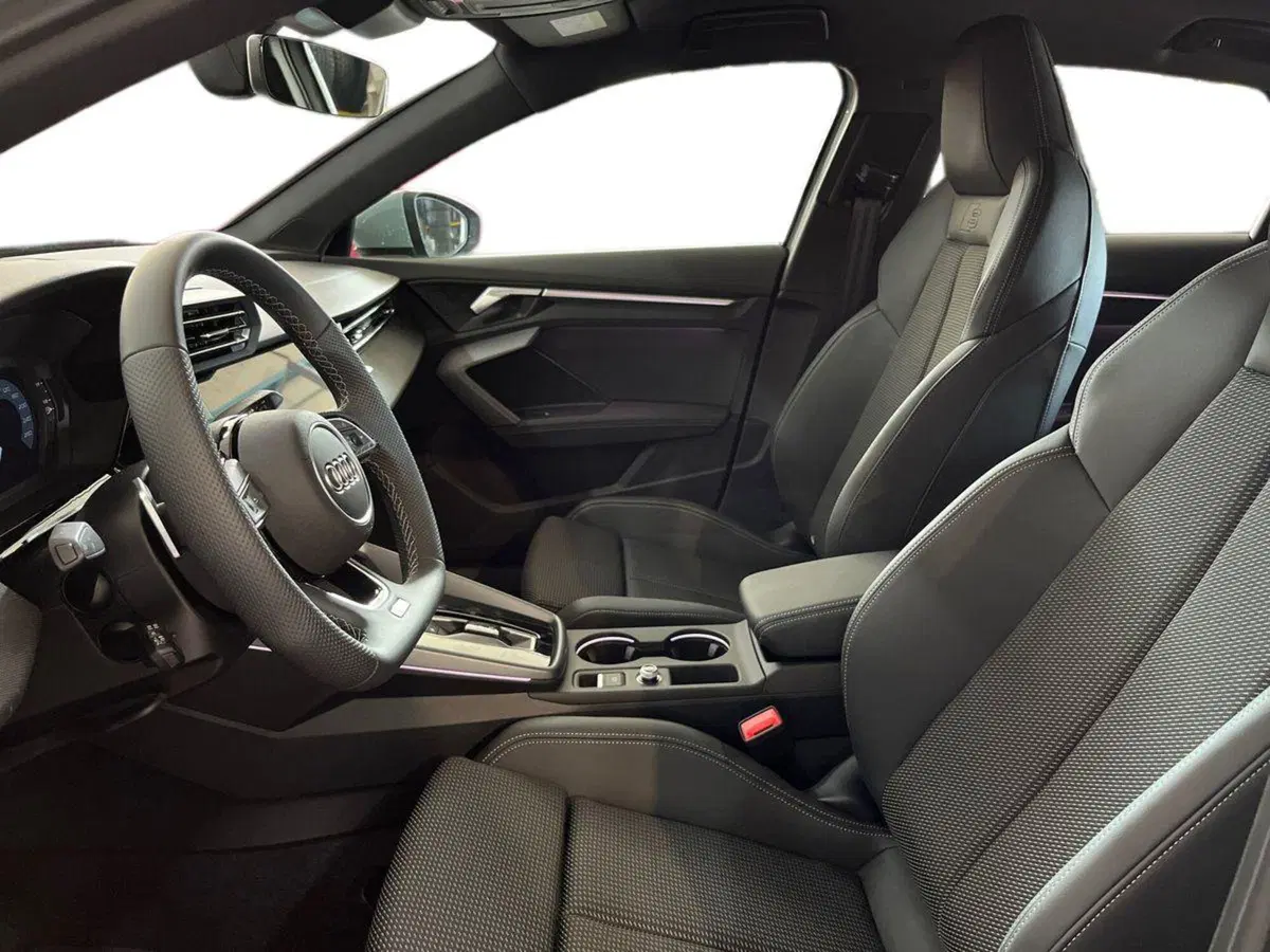 Audi A3 allstreet nuova a Matera (7)