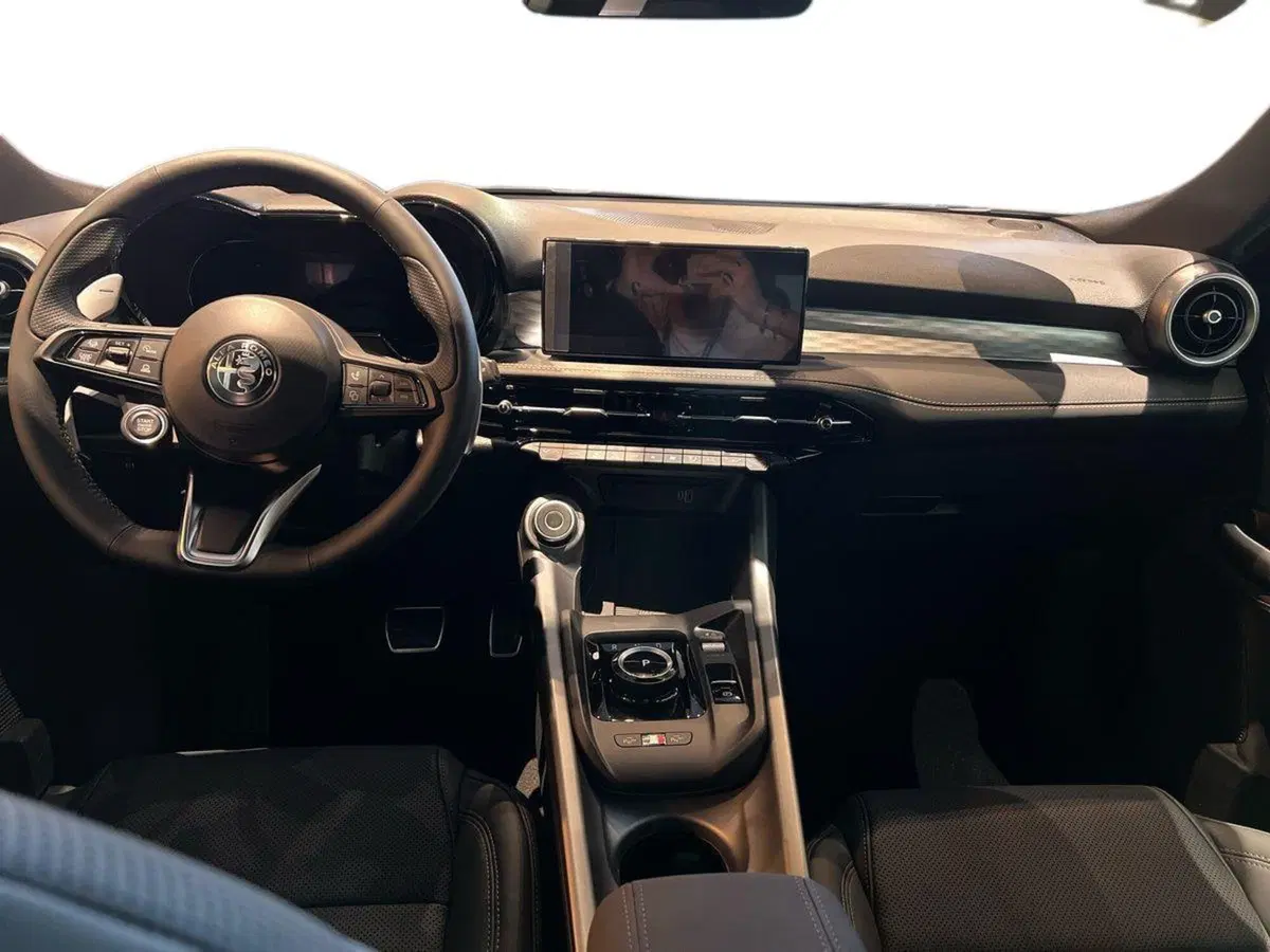 Alfa Romeo Tonale nuova a Bari (8)