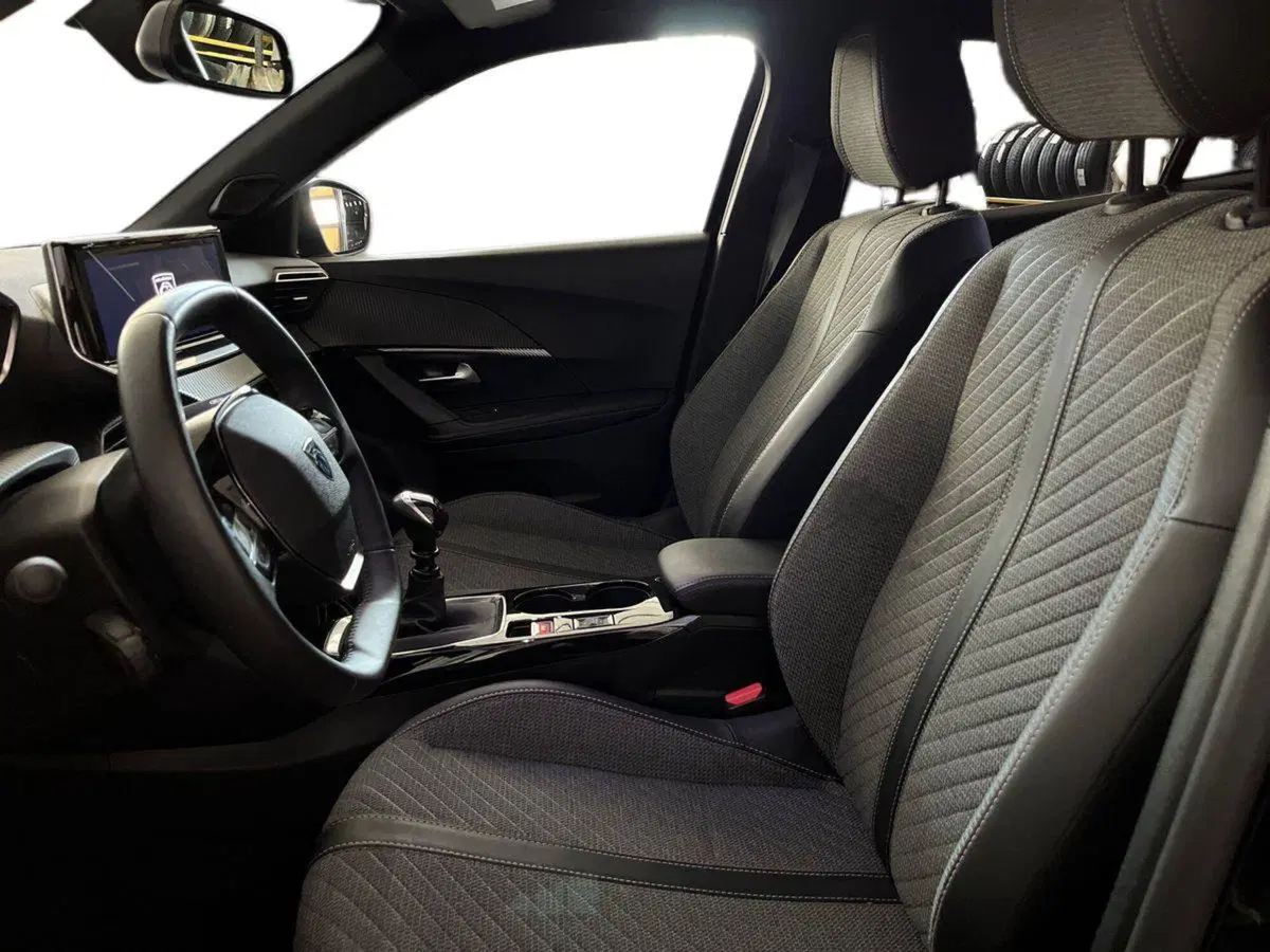 Peugeot 2008 usata a Bari (7)