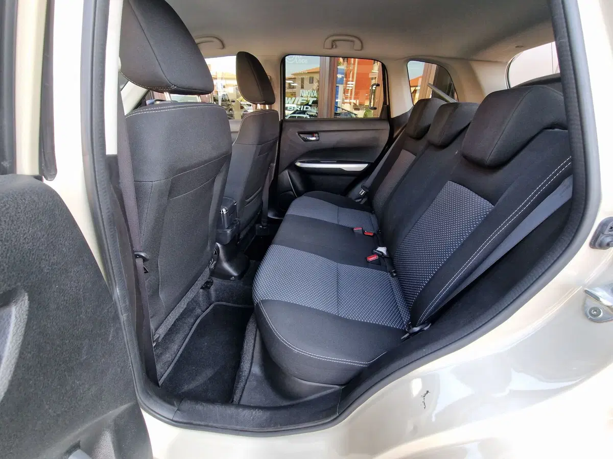 Suzuki Vitara usata a Milano (8)