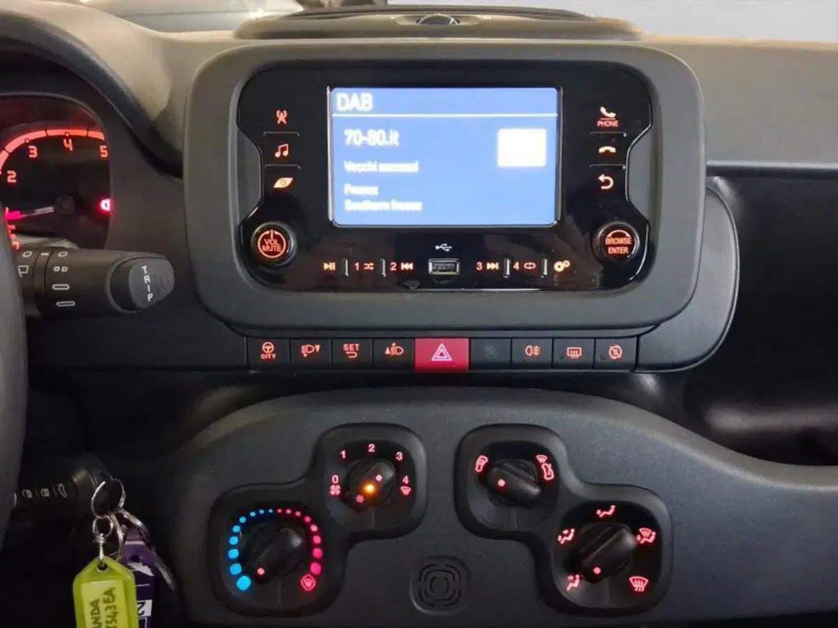 Fiat Panda Cross usata a Genova (15)