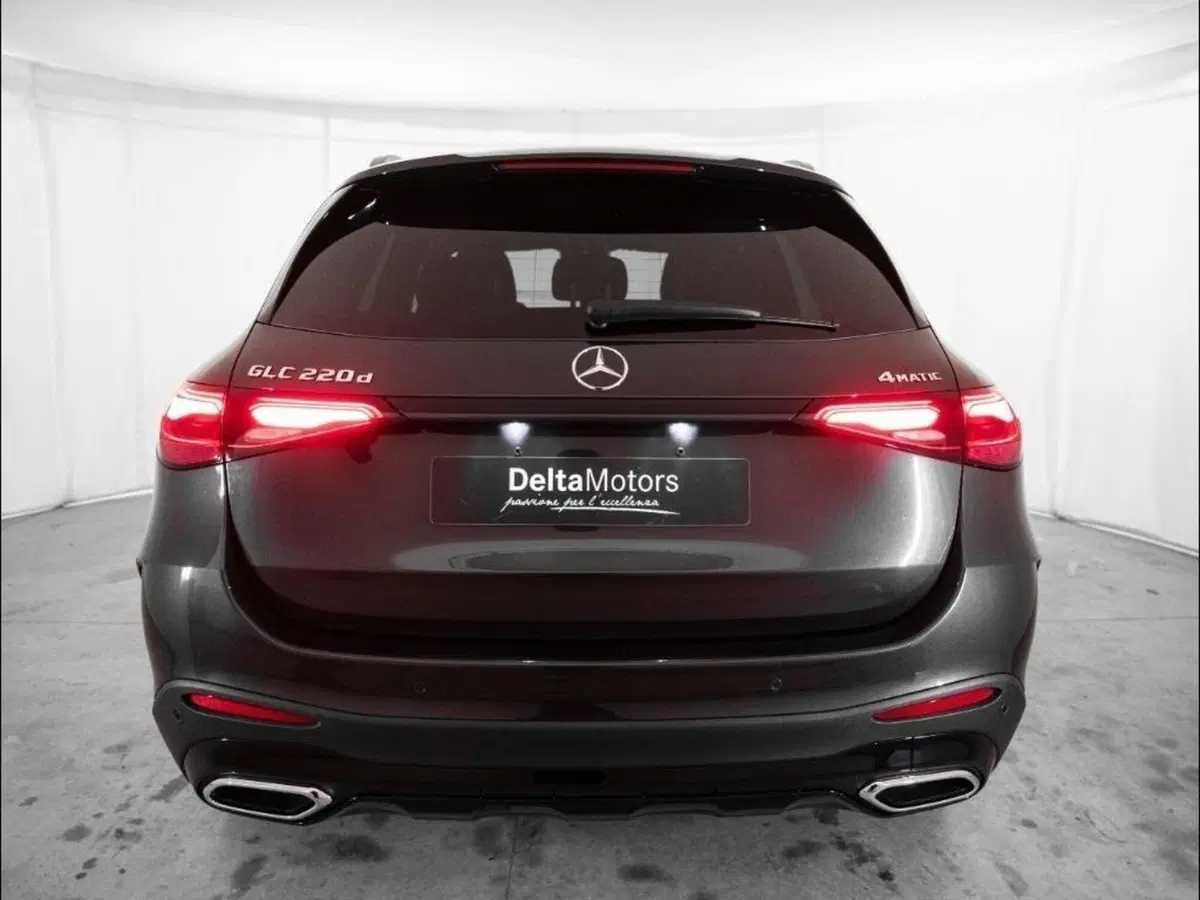 Mercedes-Benz GLC Coupé nuova a Ancona (3)