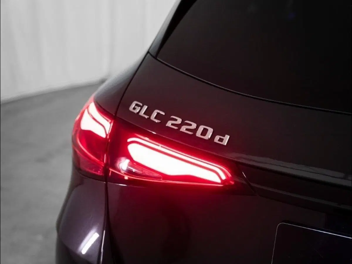 Mercedes-Benz GLC Coupé nuova a Ancona (9)