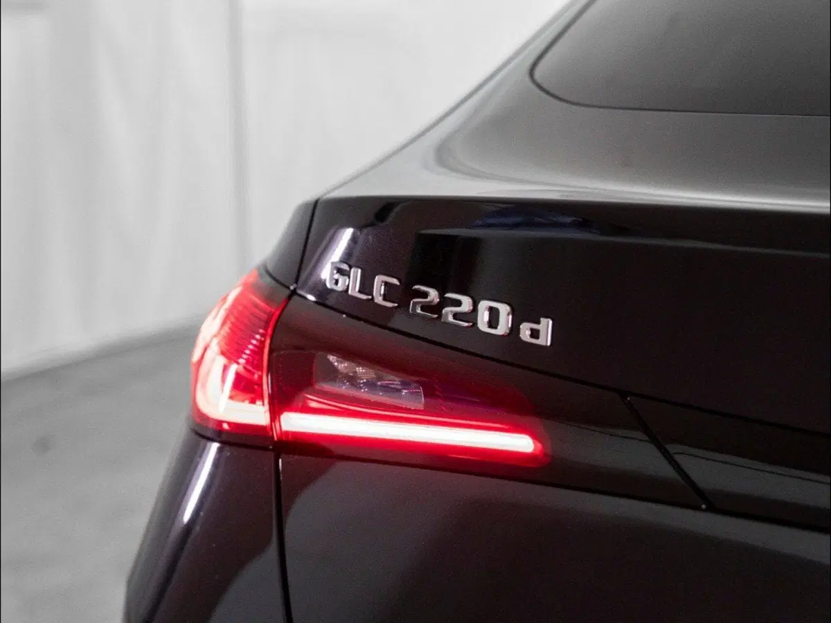 Mercedes-Benz GLC Coupé nuova a Macerata (9)