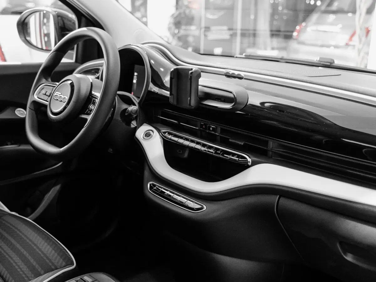 Fiat 500 Cabrio nuova a Prato (15)
