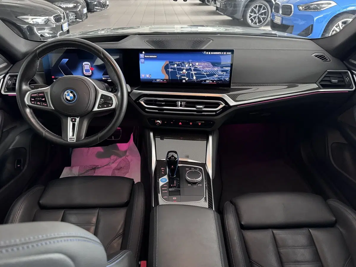 BMW i4 usata a Messina (12)