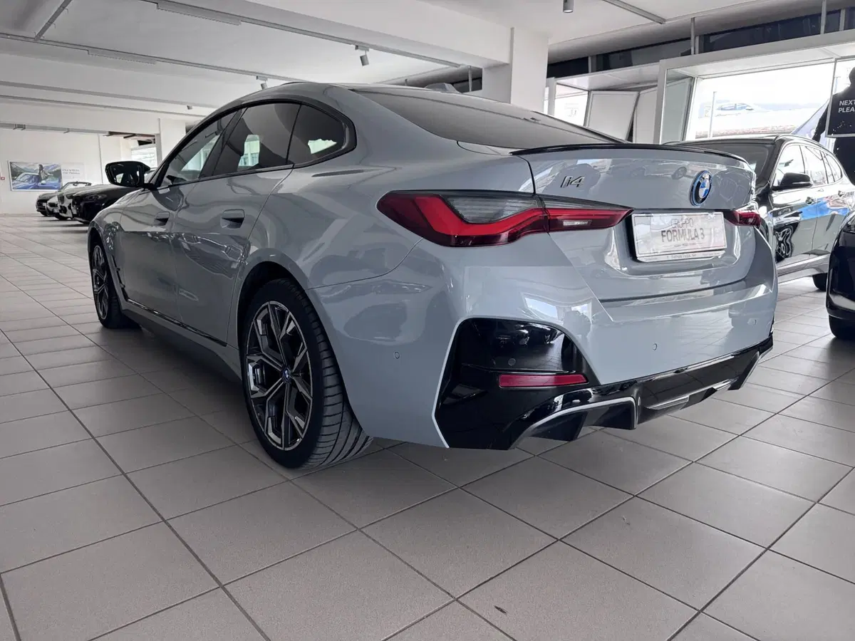 BMW i4 usata a Messina (4)