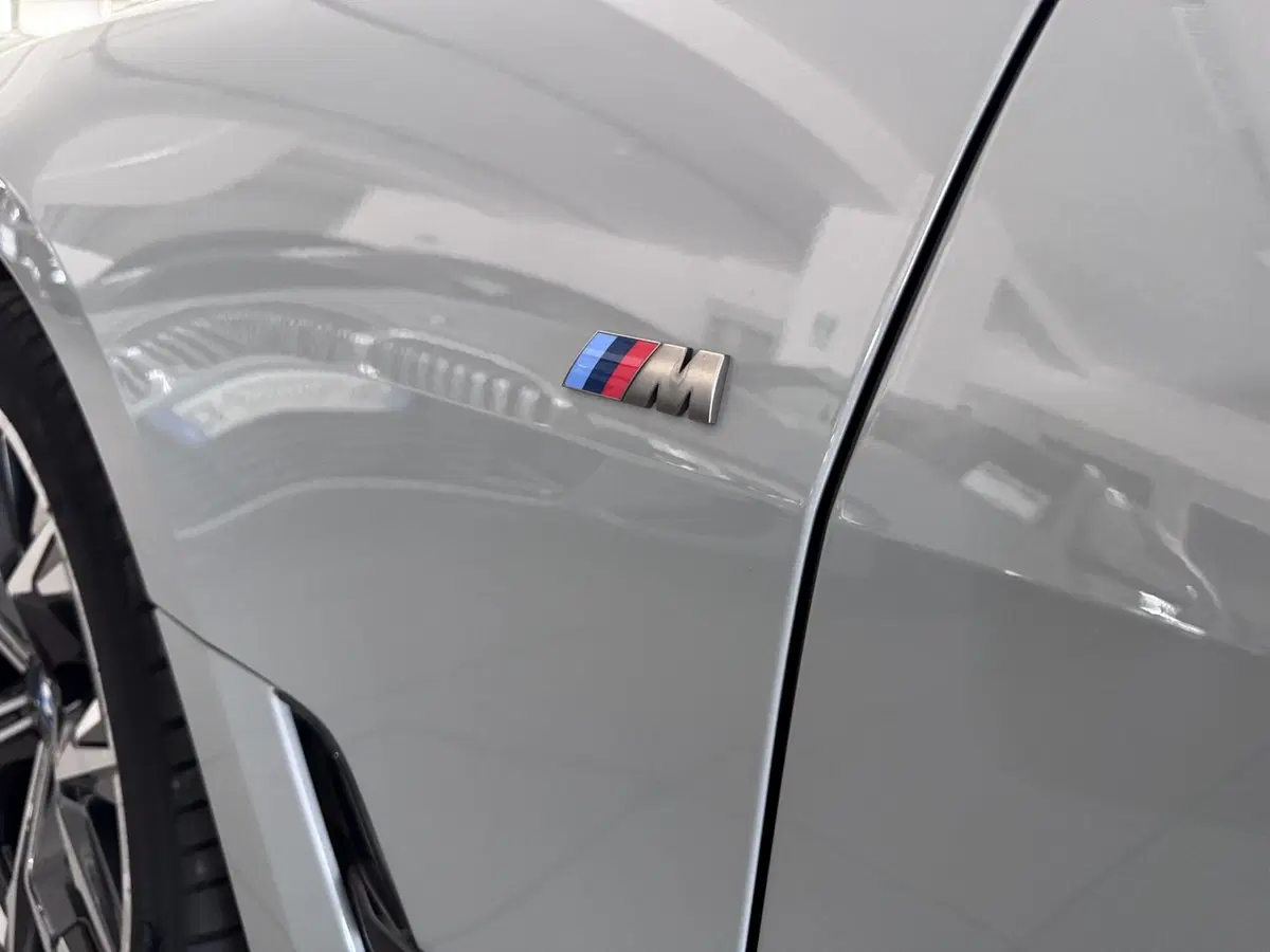 BMW i4 usata a Messina (6)