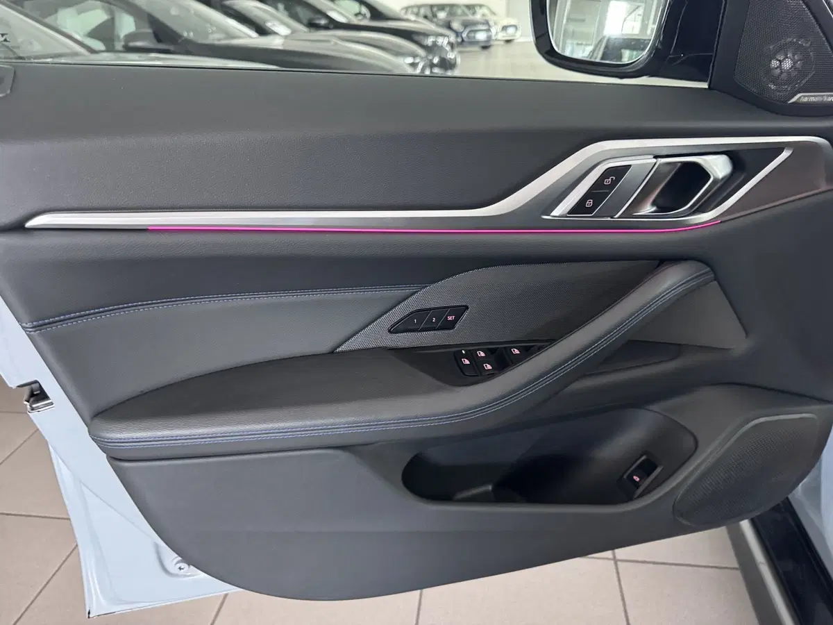 BMW i4 usata a Messina (7)