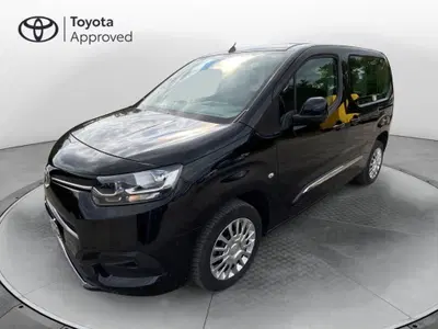 Toyota Proace City Verso City Verso 1.5D 130 CV S&amp;S Short D Lounge del 2020 usata a Perugia