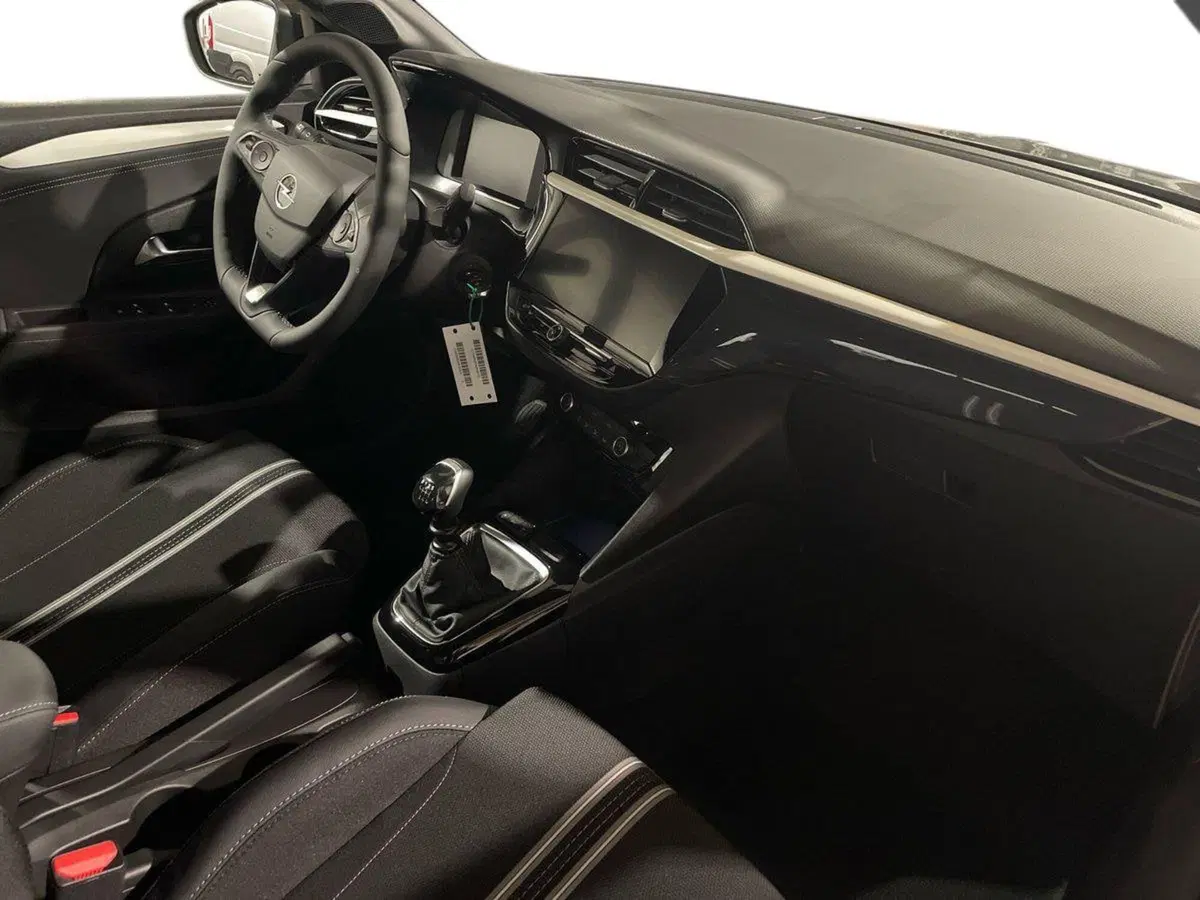 Opel Corsa nuova a Salerno (15)