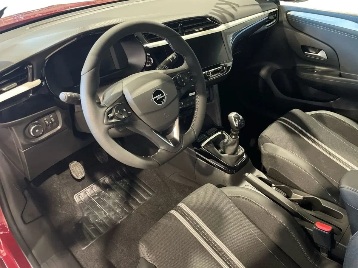 Opel Corsa nuova a Salerno (9)