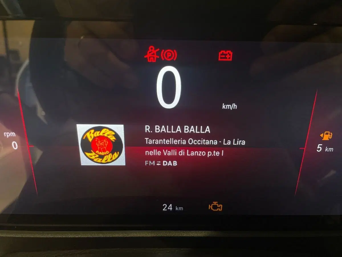 Opel Mokka nuova a Salerno (17)