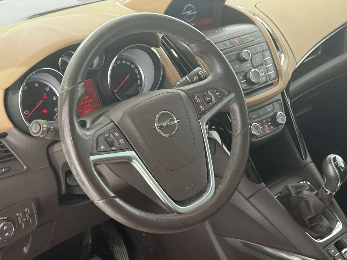 Opel Zafira Tourer usata a Perugia (11)
