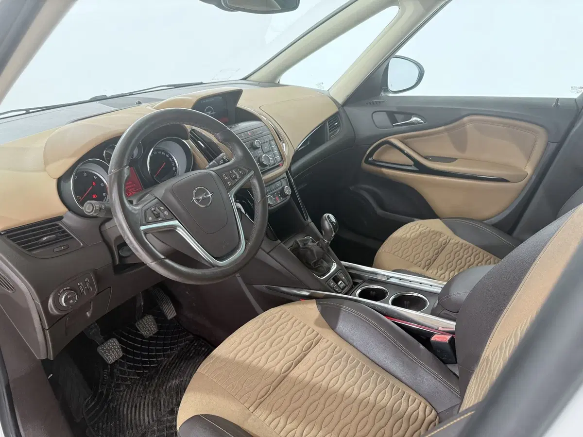 Opel Zafira Tourer usata a Perugia (6)