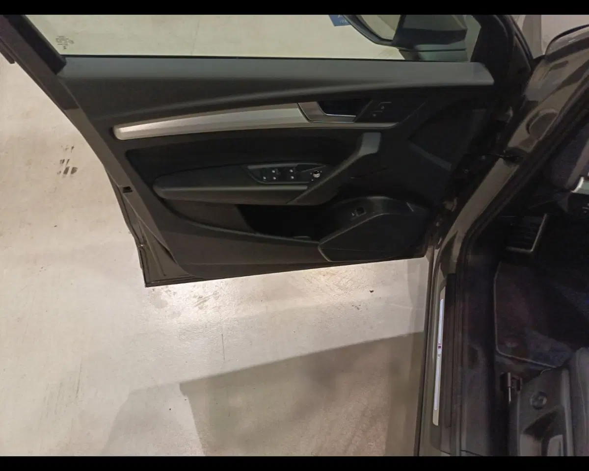 Audi Q5 Sportback usata a Caserta (12)