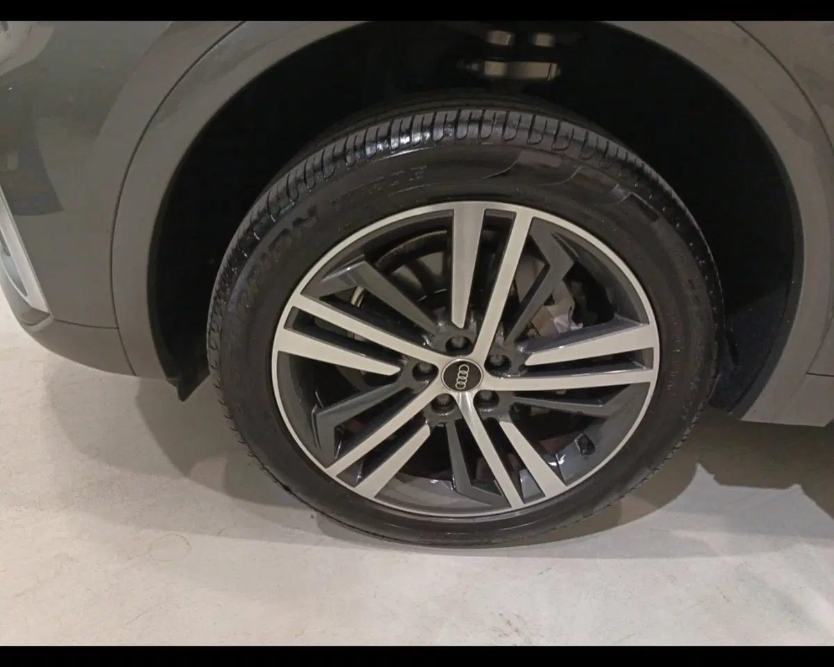 Audi Q5 Sportback usata a Caserta (9)