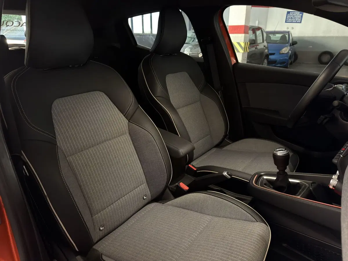 Renault Clio usata a Milano (19)
