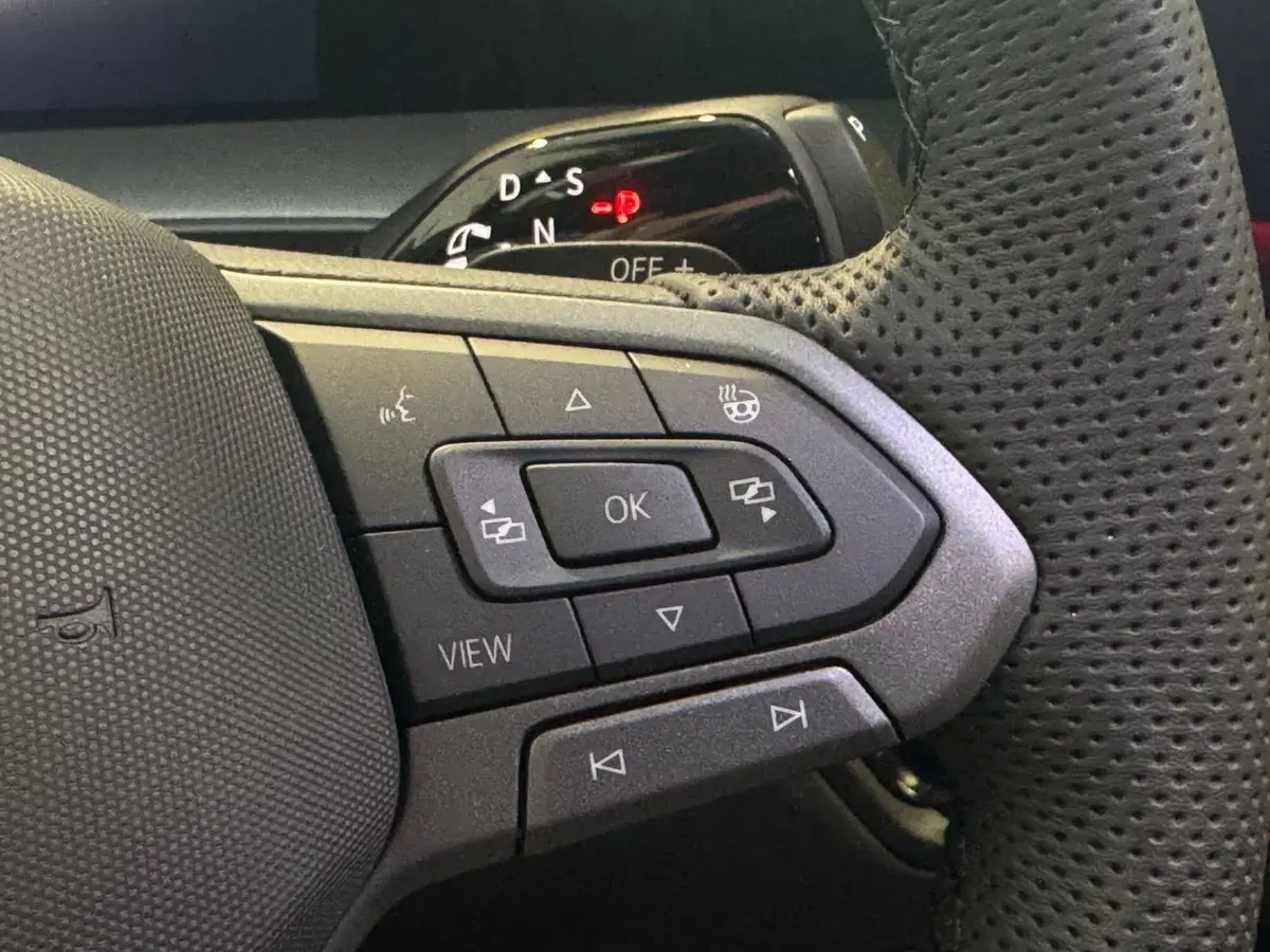 Volkswagen Tayron nuova a Varese (17)
