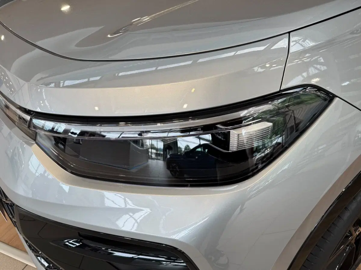 Volkswagen Tayron nuova a Varese (5)