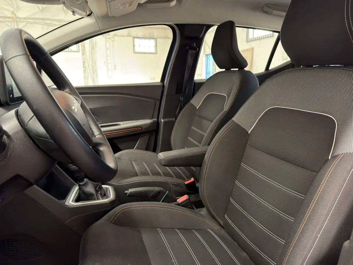 Dacia Sandero usata a Milano (15)