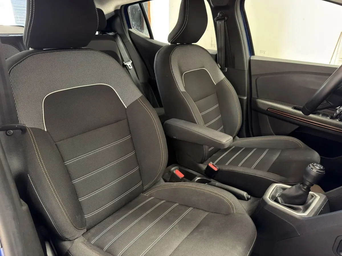 Dacia Sandero usata a Milano (17)